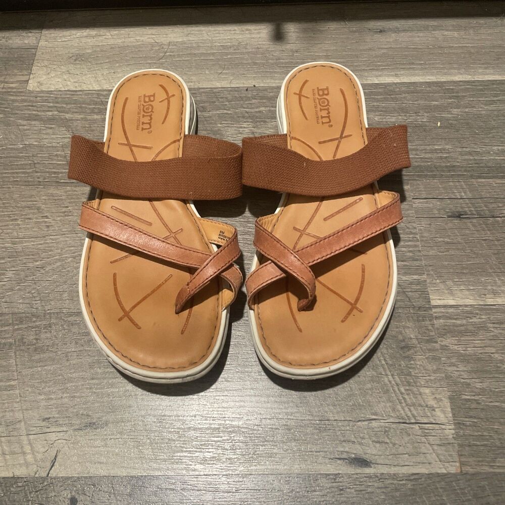 Born Handcrafted Footwear Brown Leather Toe Ring Elastic Band Flat Sandals Sz 8M